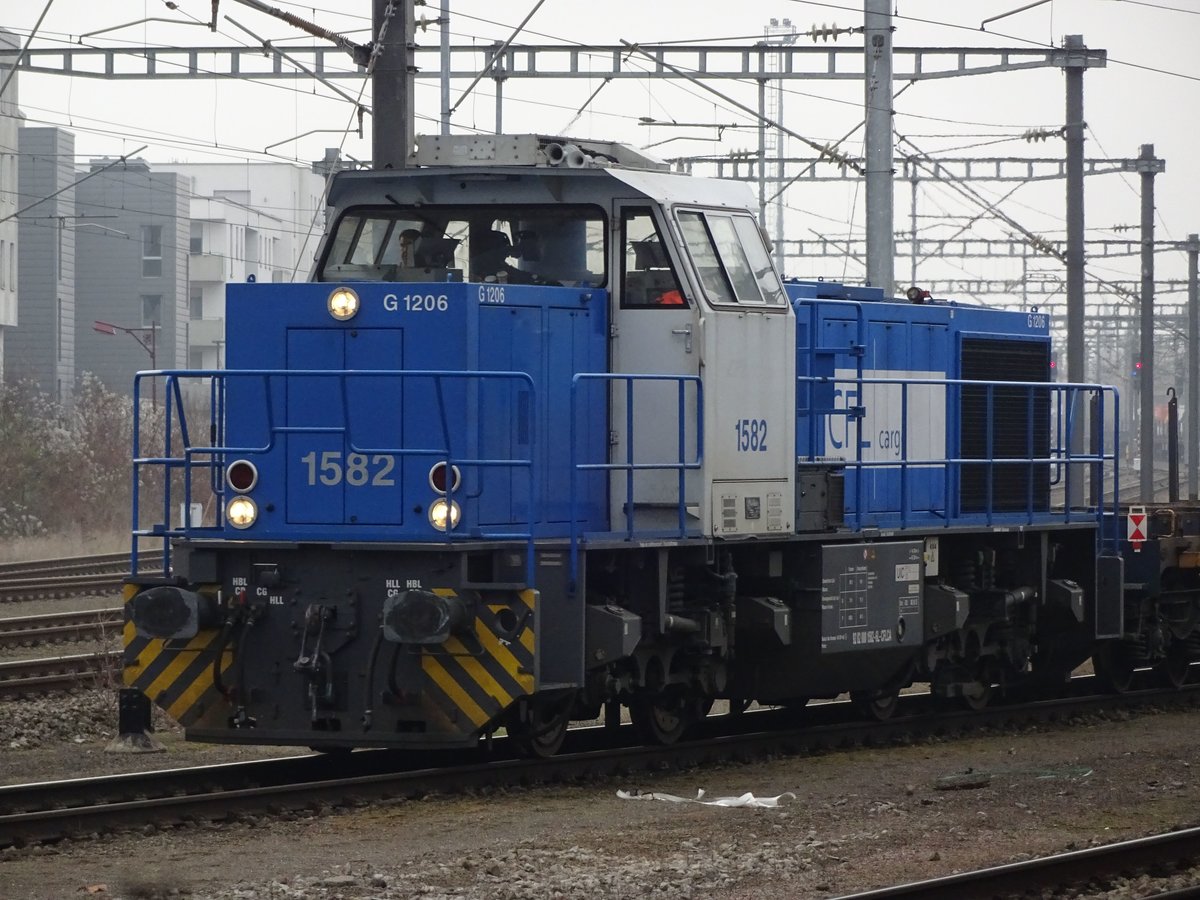 CFL 1582 fährt am 17.12.2016 in den Bahnhof von Wasserbillig