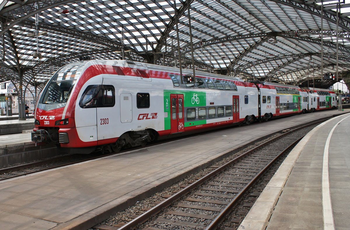 CFL 2303 fährt am 28.05.2019 als IC5106 von Düsseldorf Hauptbahnhof nach Luxembourg in den Kölner Hauptbahnhof ein.
