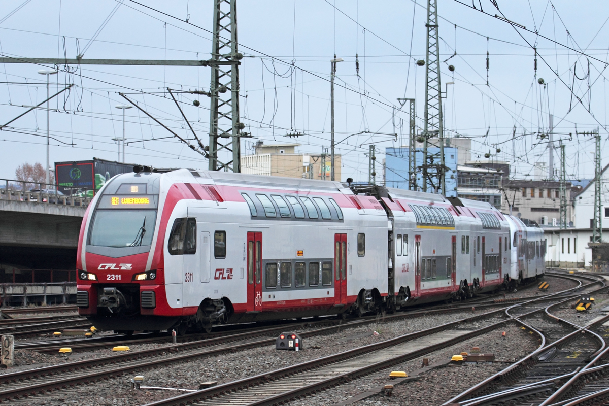 CFL 2311 als RE 11 aus Luxembourg bei der Einfahrt in Koblenz Hbf. 15.1.2019