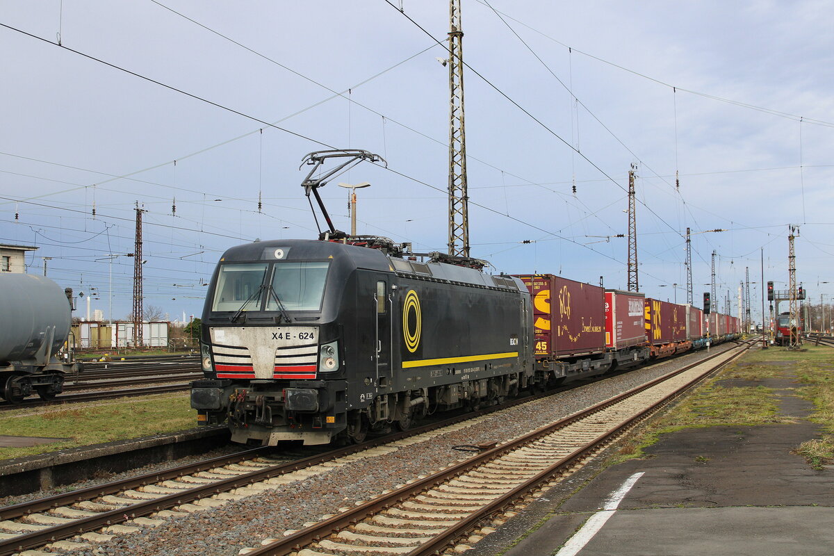 CFL Cargo 193 624 mit dem DGS 49678 von Swarzędz nach Bettembourg-Marchandises, am 16.02.2024 in Großkorbetha.
