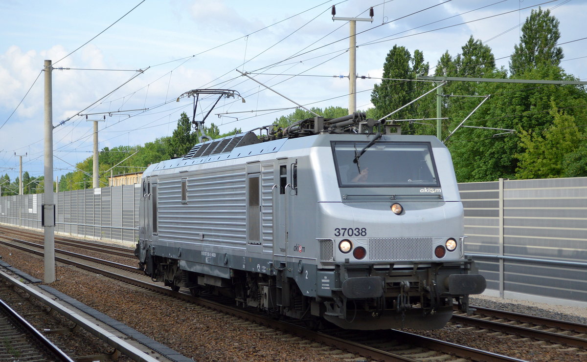 CFL Cargo Deutschland GmbH, Niebüll [D] mit  37038  [NVR-Nummr: 91 87 0037 038-3 F-AKIEM] am 10.06.20 Bf. Berlin Blankenburg. Viele Grüße an den Tf. !!!