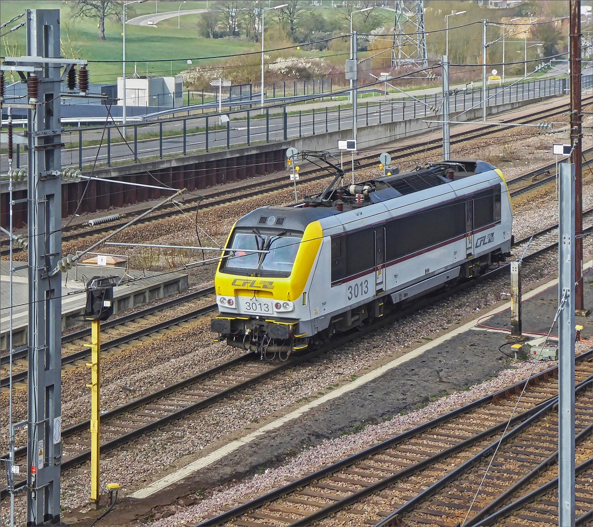 CFL Lok 3013 aufgenommen beim Umsetzen im Gterbahnhofsbereich von Belval-Universit, aufgenommen von der berfhrung am 05.04.2019. (Hans)
