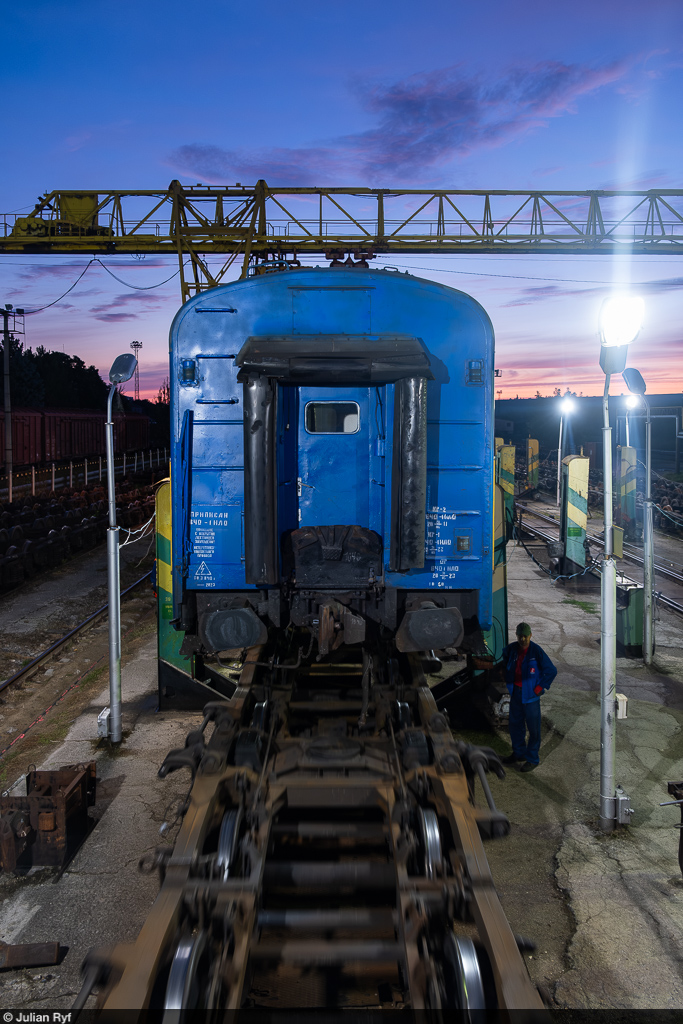 CFM Nachtzug București - Chișinău / Umspuranlage Ungheni, 3. August 2023<br>
Drehgestellwechsel an der Grenze zu Moldawien
