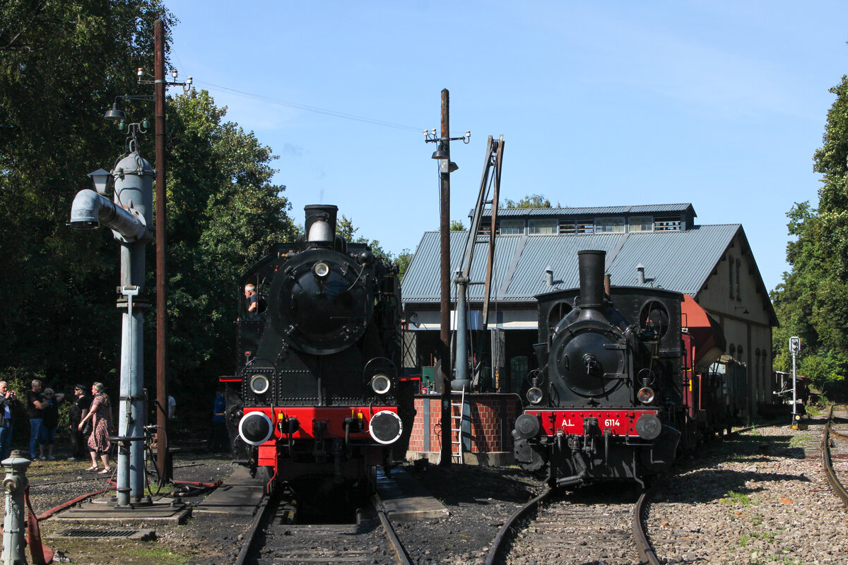 CFV3V 158 und AMTF T3 6114 am 07.09.2025 in Fond-de-Gras . Das Foto entstand von einem Bahnübergang aus.