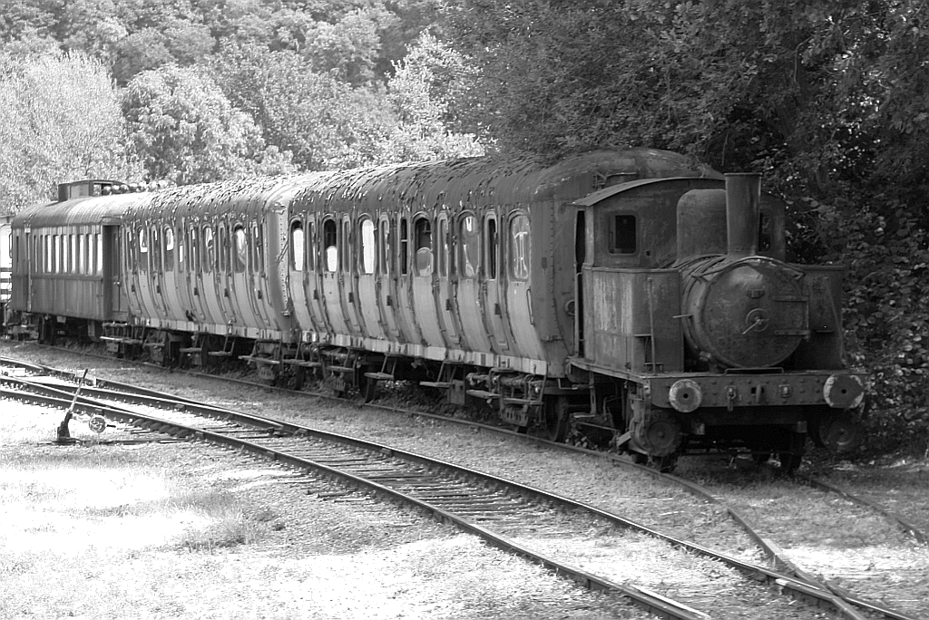 CFV3V MF 62 (ex Kohlemine Monceau Fontaine 1916 - 1926, ex NMBS Type 50 1926 - 1980, Hersteller: Baldwin, Baujahr: 1916, Fabr.Nr.: 44883) wartet am 25.Juli 2026 im Gare de Treignes auf Ihre Instandsetzung.