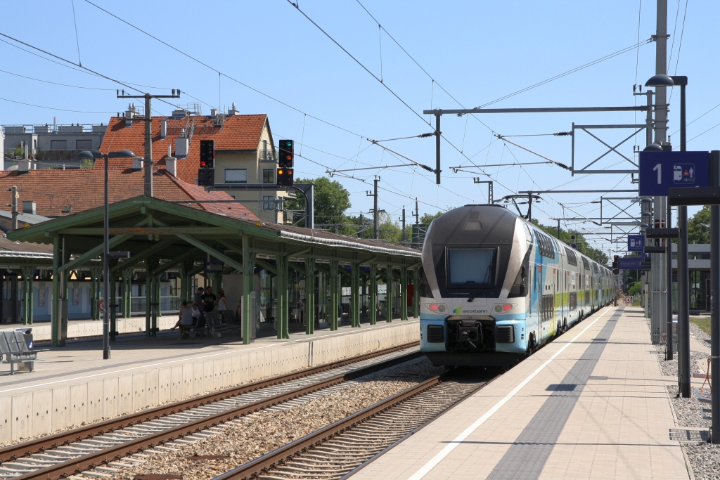 CH-WSTBA 4010 114 fährt am 18.August 2019 als WB 911 (Salzburg - Wien Westbahnhof) durch den Bahnhof Penzing.