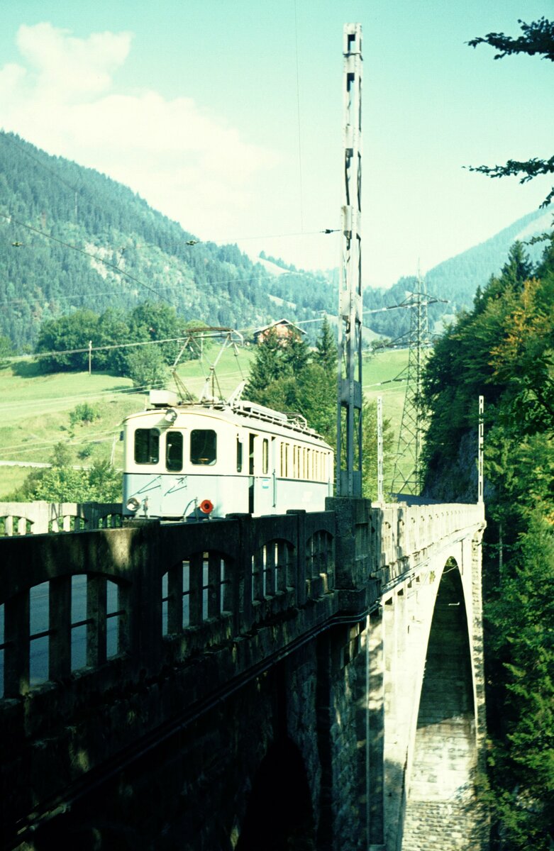Chemin de fer Aigle–Sépey–Diablerets (ASD)_BCFe 4/4 (SWS, AEG; 1913) auf der Brücke Les Planches über die Grande Eau._08-09-1976
