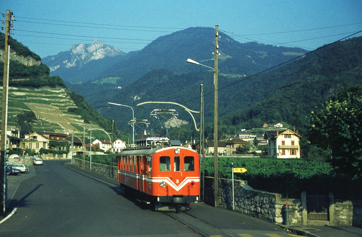 Chemin de fer Aigle–Sépey–Diablerets (ASD)__BCFe 4/4 Nr.3 (SWS, AEG; 1913) verläßt Aigle in Richtung Les Diablerets__08-09-1976