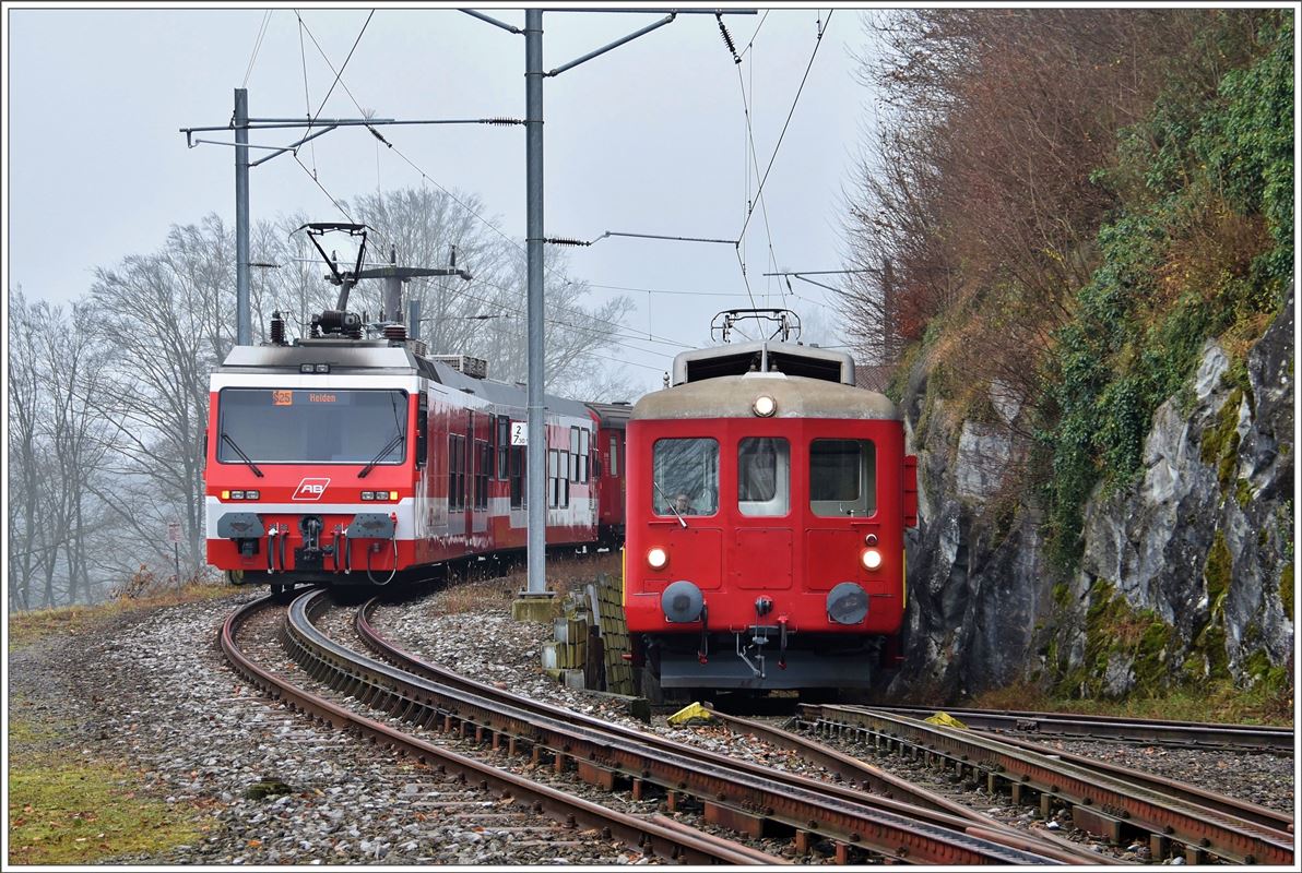 Chlausentreffen und Weihnachtsmarkt in Wienacht-Tobel. Begegnung beider Züge in Wienacht-Tobel. (27.11.2016)