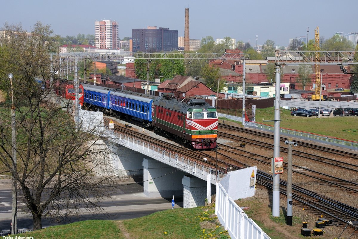 Chs4t-545 mit Reisezug am 26.04.2019 in Minsk