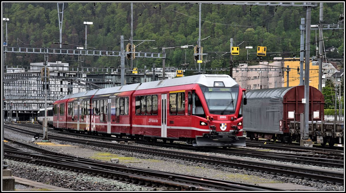Chur Vorbahnhof Freiverladeplatz. S2 1554 mit ABe 4/16 3104 nach Thusis. (12.05.2019)