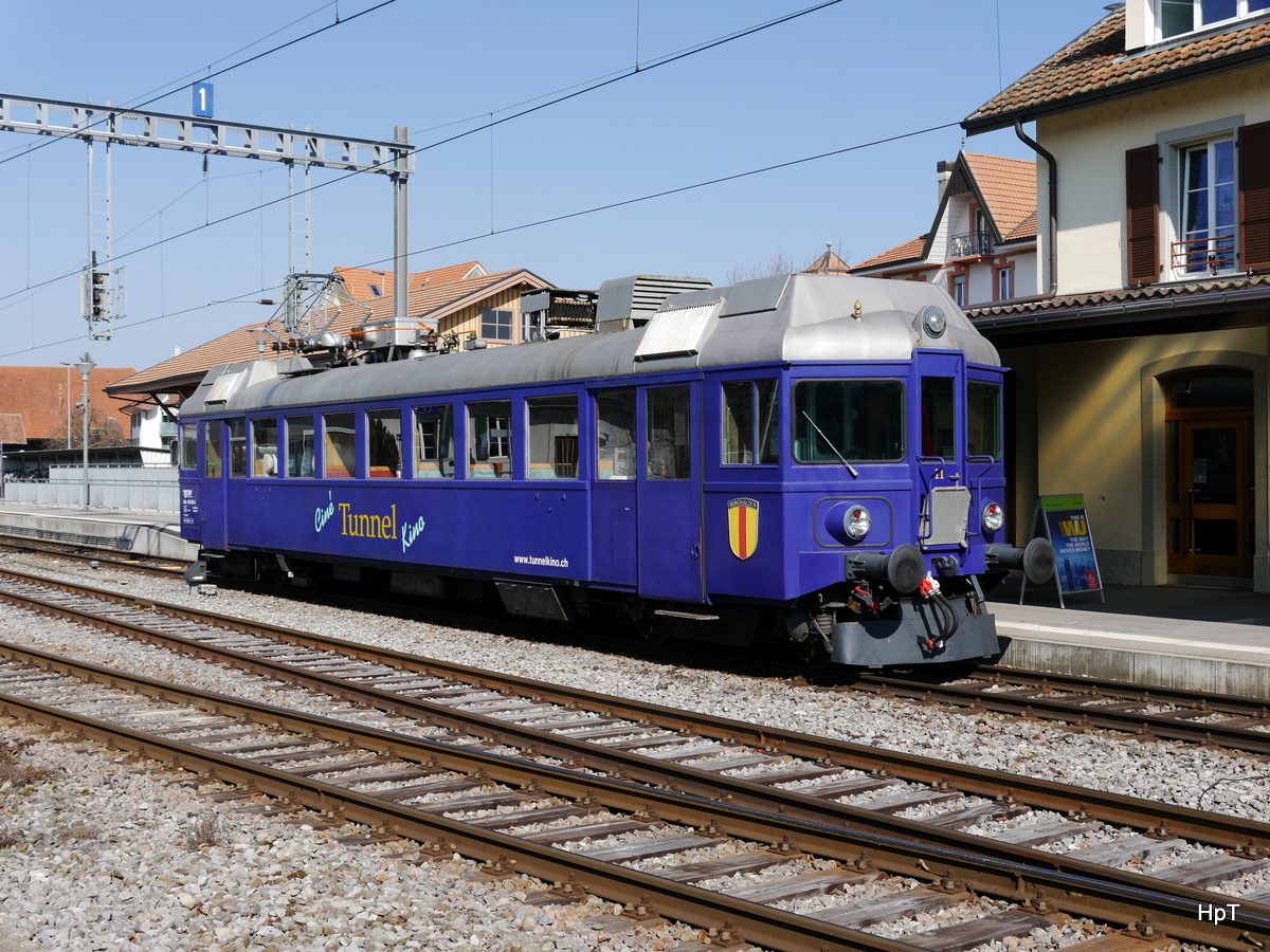 Ciné Tunnel Kino /RM / BLS - Triebwagen ABe 526 290-2 im Bahnhofsareal in Kerzers am 24.03.2018