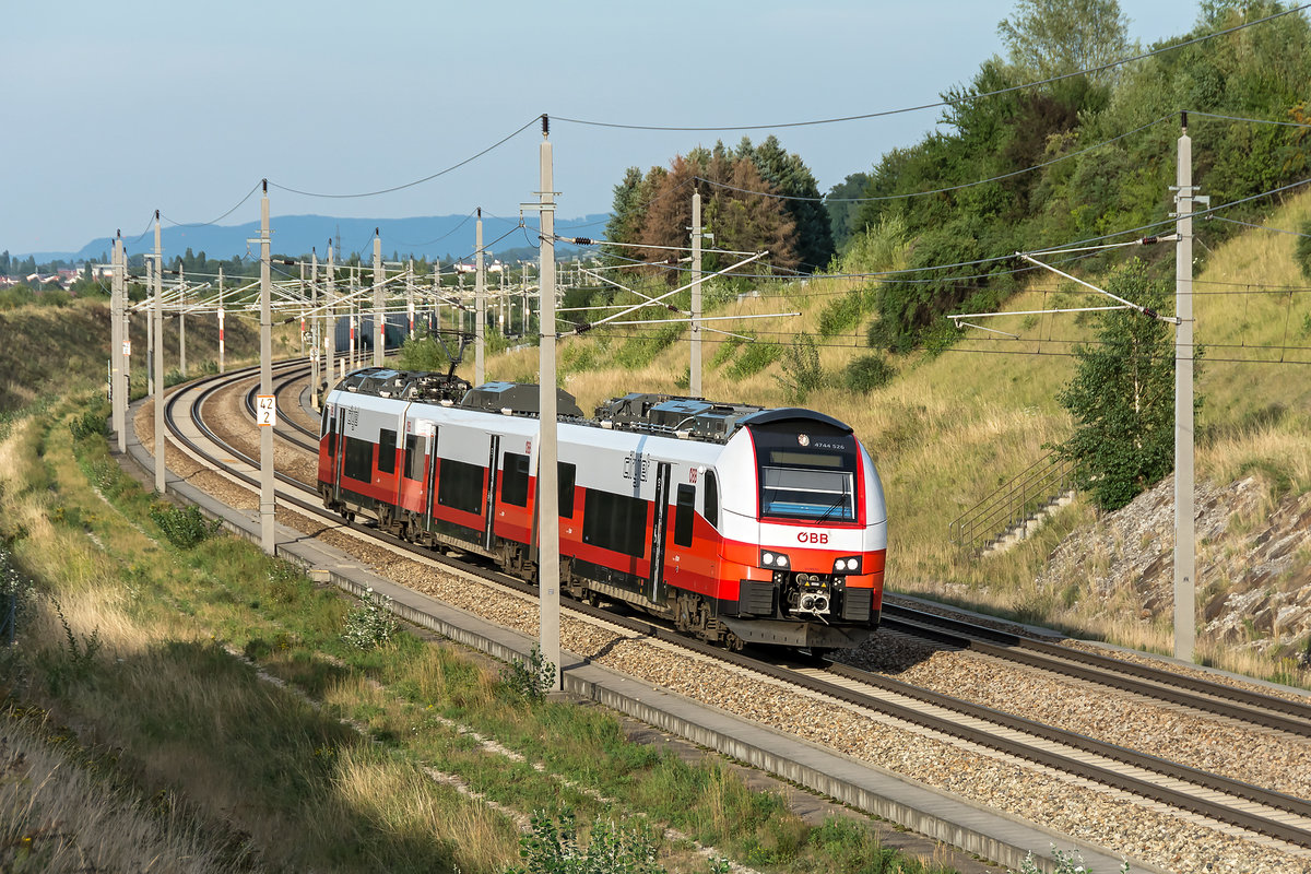  Cityjet  4744 526 am Abend des 09.08.2019 in Fahrtrichtung St. Pölten bei Diendorf auf der Neubaustrecke.