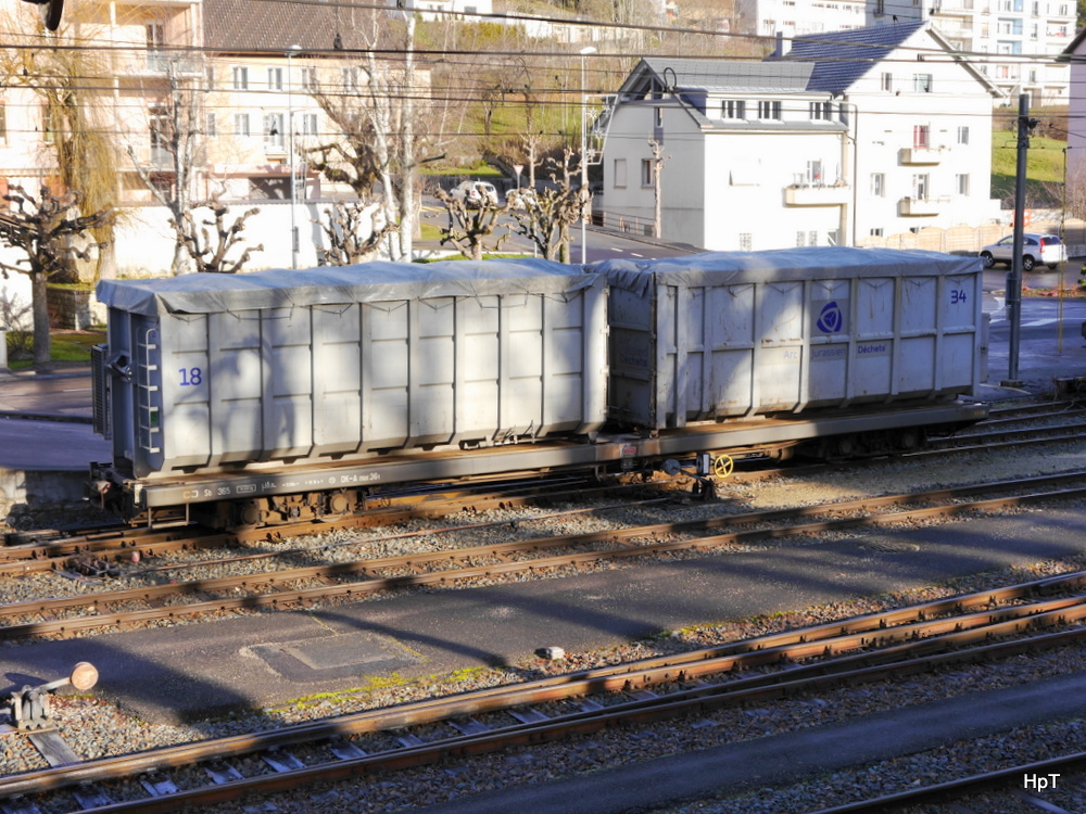 CJ - Güterwagen Sb 365 im Bahnhofsareal in Tramelan am 21.12.2014