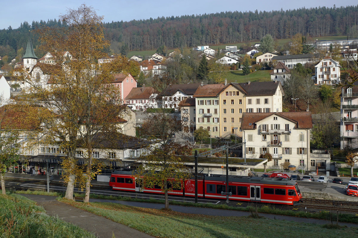 CJ: Impressionen der Chemins de fer du Jura, verewigt am 28. Oktober 2017 in Tramelan.
Foto: Walter Ruetsch  