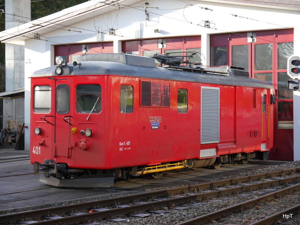 CJ - Lok Gem 4/4  401 im Bahnhofsareal in Tramelan am 21.12.2014