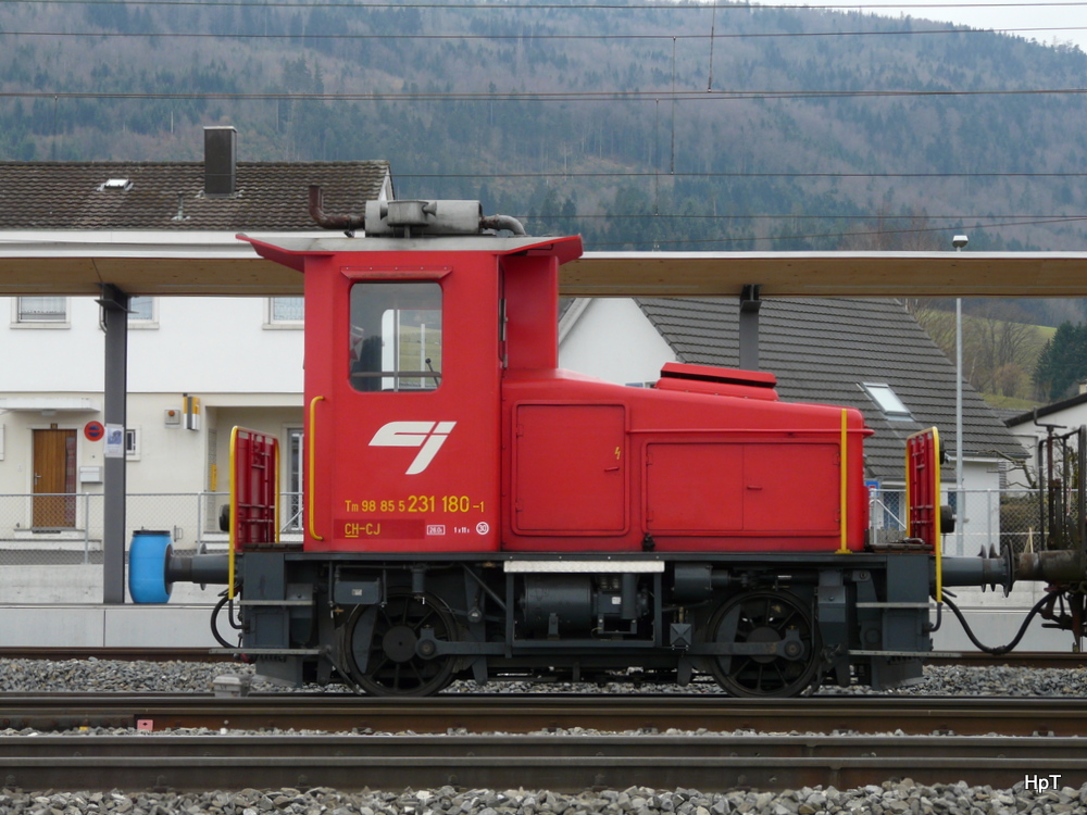 CJ - Rangierlok Tm 2/2 231 180-1 in Glovelier am 02.03.2014