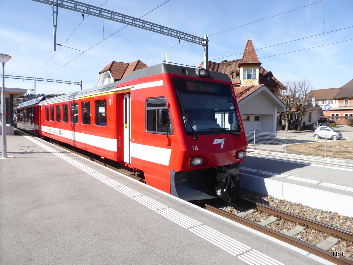 CJ -  Steuerwagen ABt 715 mit Be 4/4  651 beim verlassen des Bahnhofs von Le Noirmont am 11.03.2017