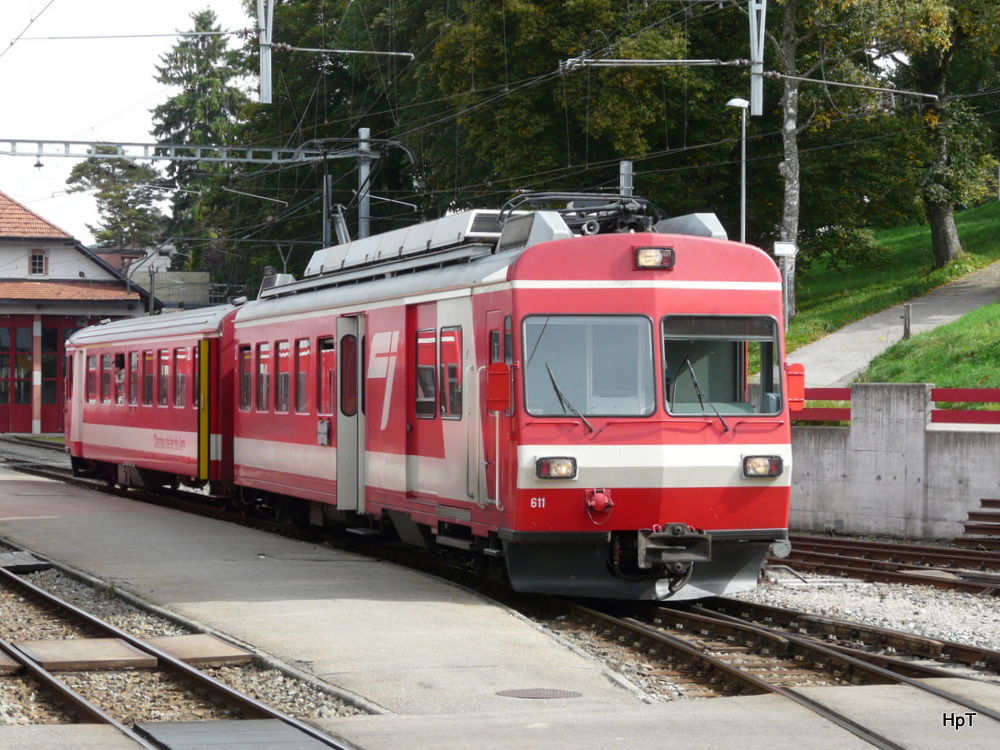 CJ - Triebwagen BDe 4/4 611 mit Steuerwagen ABt 711 im Bahnhofsareal von Tramelan am 28.09.2013