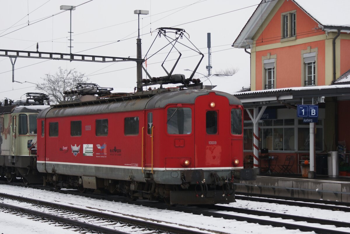 Classic Rail AG, SBB, Zuckerfabrik Aarberg Kampagne 2022: Re 4/4 I 10009 + Re 420 257-8 + Re 420 327-9, Ueberfuhr Aarberg-Zürich, Aarberg, 14. Dezember 2022. 