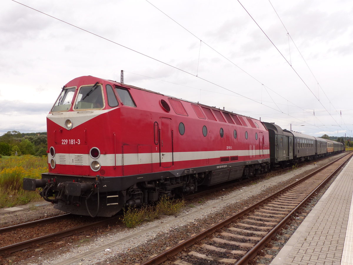 CLR 229 181-3 mit dem DLr 24892 nach Laucha (Unstrut), am 09.09.2017 in Naumburg (S) Hbf.