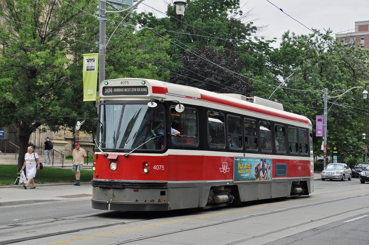 CLRV Tramzug der TTC 4075, auf der Linie 504 unterwegs in Toronto. Die Aufnahme stammt vom 22.07.2017.