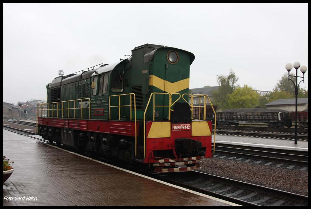 Cmellak CME e-6442 am Morgen des 12.10.2016 im Bahnhof Kolomea.