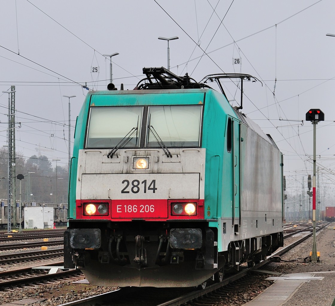 Cobra 2814 (186 206) beim rangieren am 23.01.2016 im GBF Aachen. 