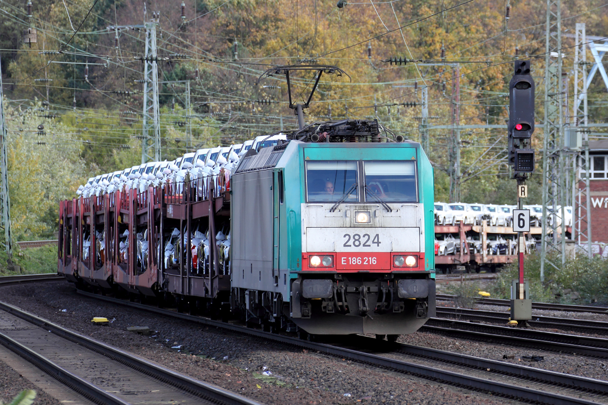 Cobra 2824 (E 186 216) in K�ln-West 9.11.2013