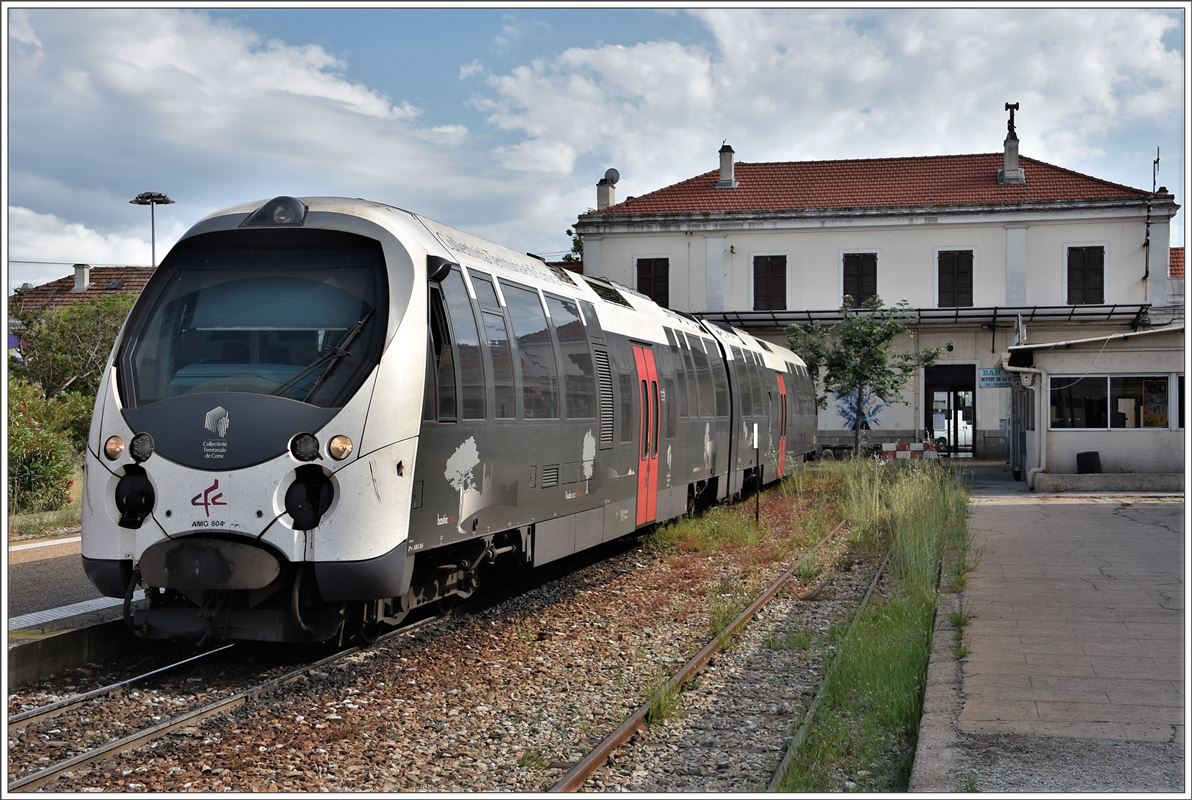 Collectivité Territoriale de Corse. AMG803 nach Mezzana und zurück im Bahnhof Ajaccio. (19.05.2017)
