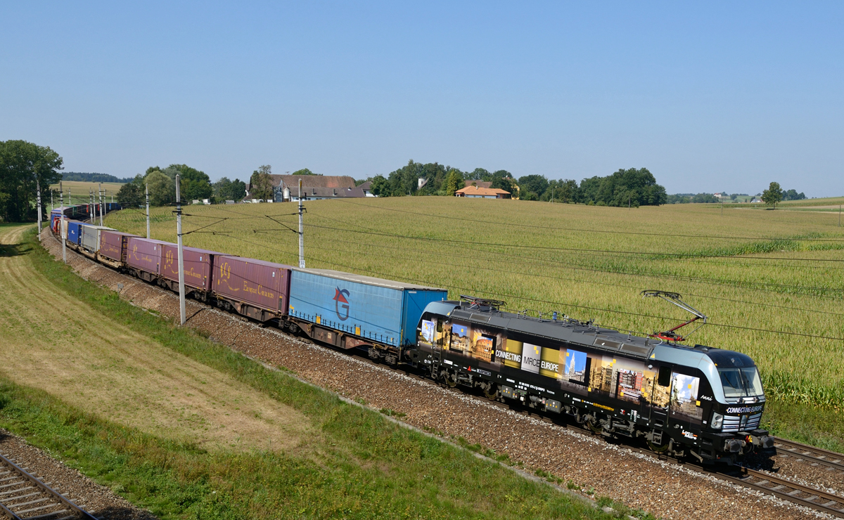  Connecting Europe  193 875 war am 22. August 2015 mit dem LTE 41157 nach Curtici unterwegs, und wurde von mir bei Neumarkt-Kallham unterwegs.