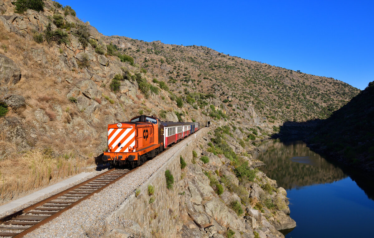 CP 1436 mit IR 876 am 10.09.2024 bei Tua.