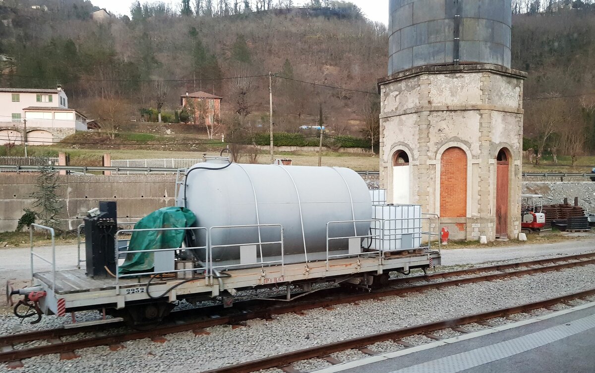 CP__Tankwagen auf Unterwegsbahnhof