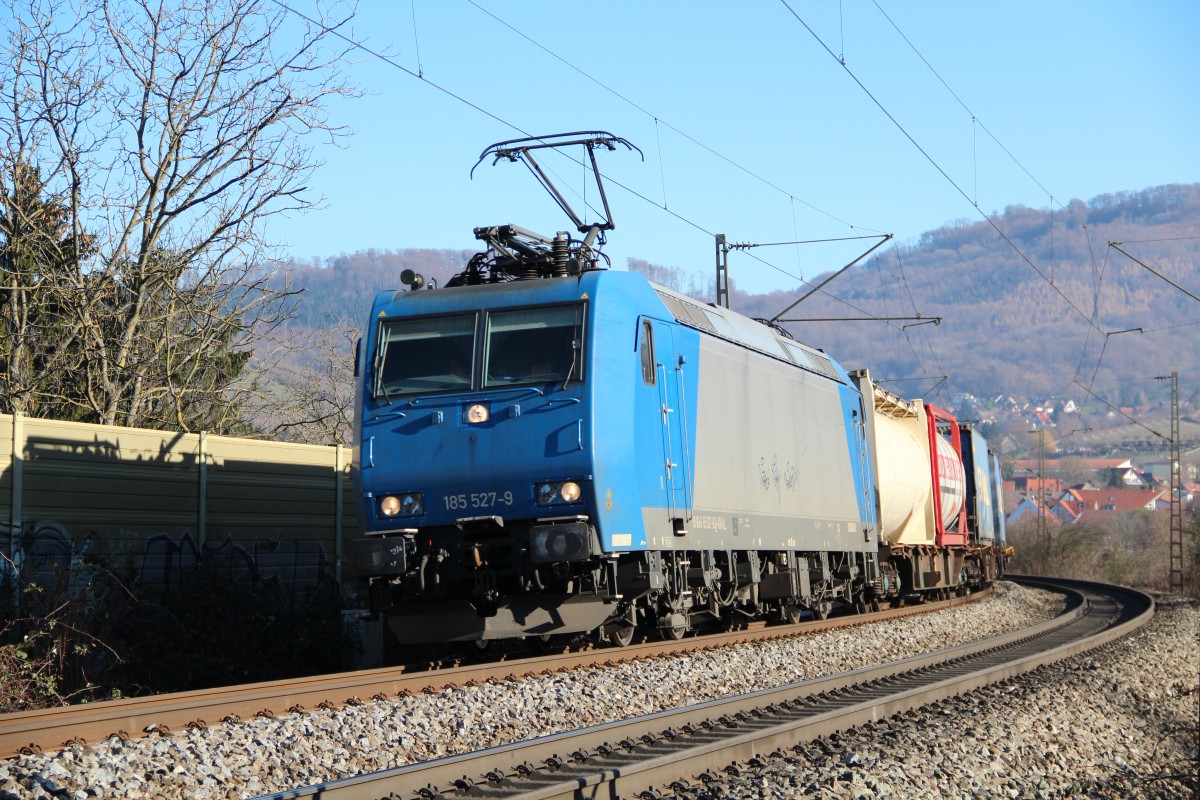 Crossrail 185 527-9 mit ihrem KLV-Zug am Haken in Richtung Süden. 25.01.2016