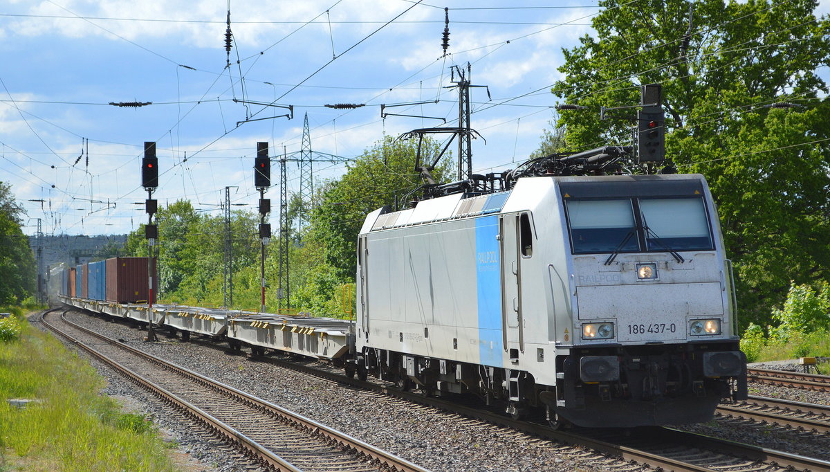 Crossrail Benelux N.V., Borgerhout [B] mit der Railpool Lok   186 437-0  [NVR-Nummer: 91 80 6186 437-0 D-Rpool] und einem Containerzug Richtung Frankfurt/Oder weiter nach Polen am 14.05.20 Bf. Saarmund. 