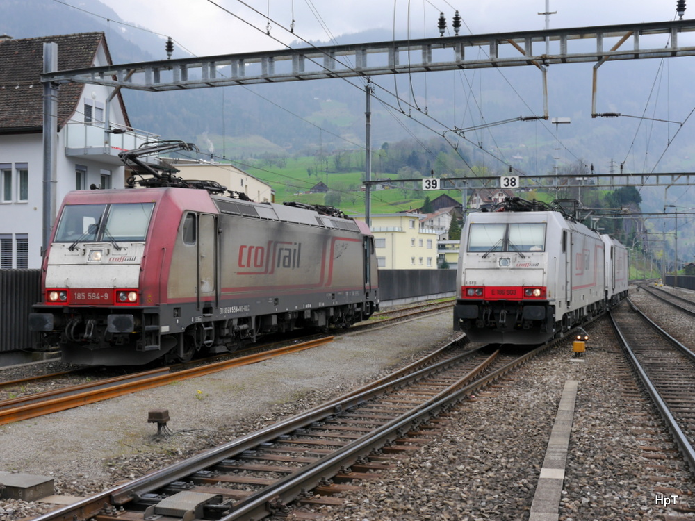 Crossrail - Loks 185 494-9 und 186 903 und 186 902 im Bahnhof Goldau am 05.04.2014