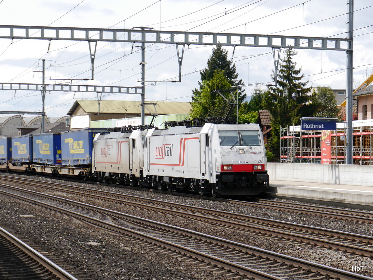 CrossRail - Loks 186 904-9 und 186 905-6 vor Güterzug bei der durchfahrt im Bahnhof Rothrist am 03.05.2017