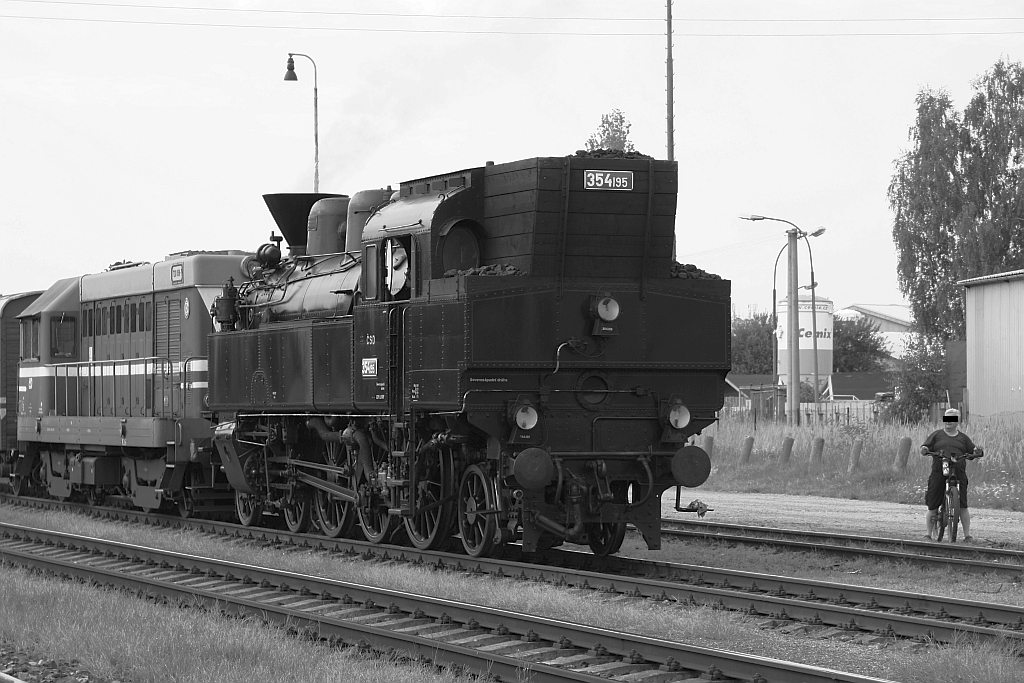CSD 354 195 (UIC-Nr.: CZ-CD 90 54 3541 095-6) am 04.August 2018 im Bahnhof Trebon.