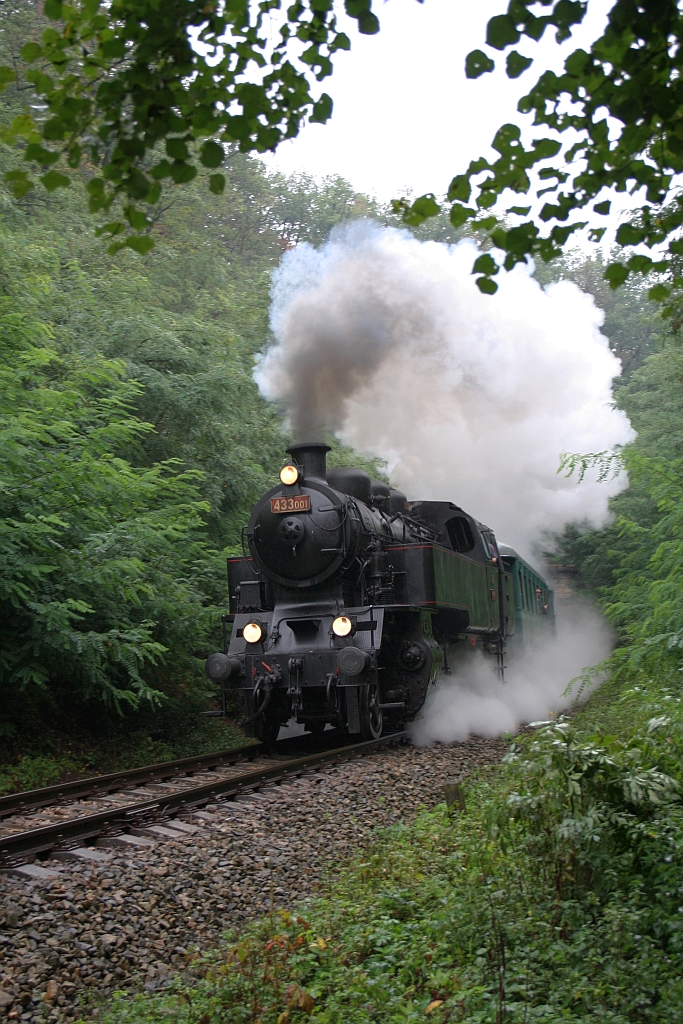 CSD 433 001 (CD 90 54 3 991 007-6) hat am 07.September 2019 mit dem Os 11960 (Strelice - Oslavany) soeben den Maly Prsticky Tunnel verlassen.