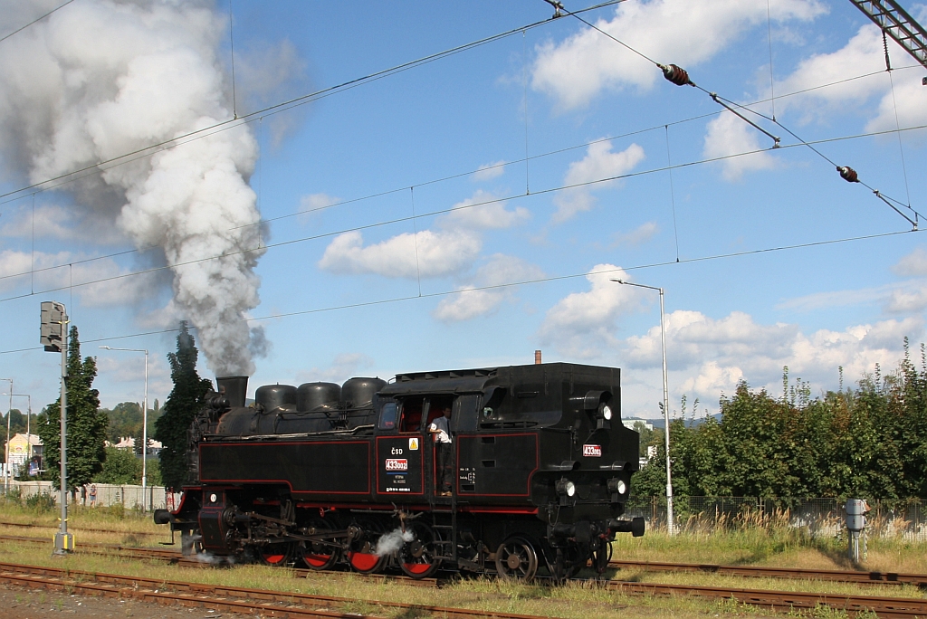 CSD 433 002 (UIC-Nr. CZ-CD 90 54 4330 002-5) am 11.August 2018 im Bahnhof Valasske Mezirici.