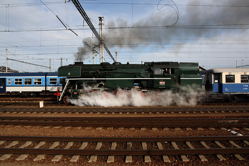 CSD 464 202 (CD 90 54 4642 002-8) am 11.Mai 2019 im Bahnhof Breclav.