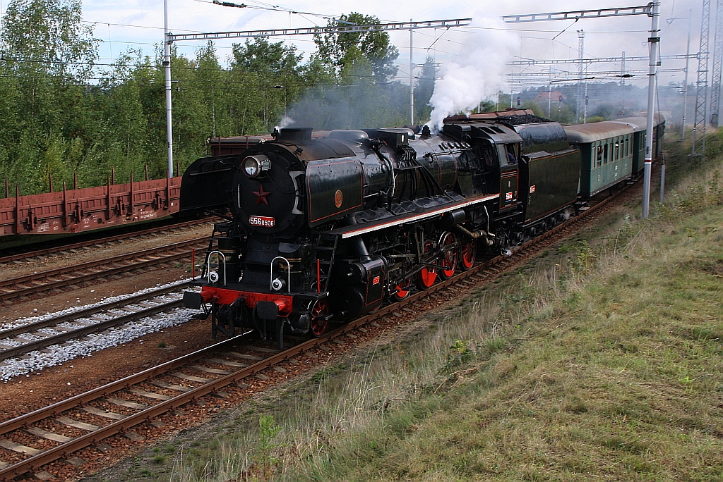CSD 556 0506 (CD 90 54 5560 506-3) fährt am 22.September 2018 mit dem Os 28843 von Ceske Budejovice in den Bahnhof Kaplice ein.