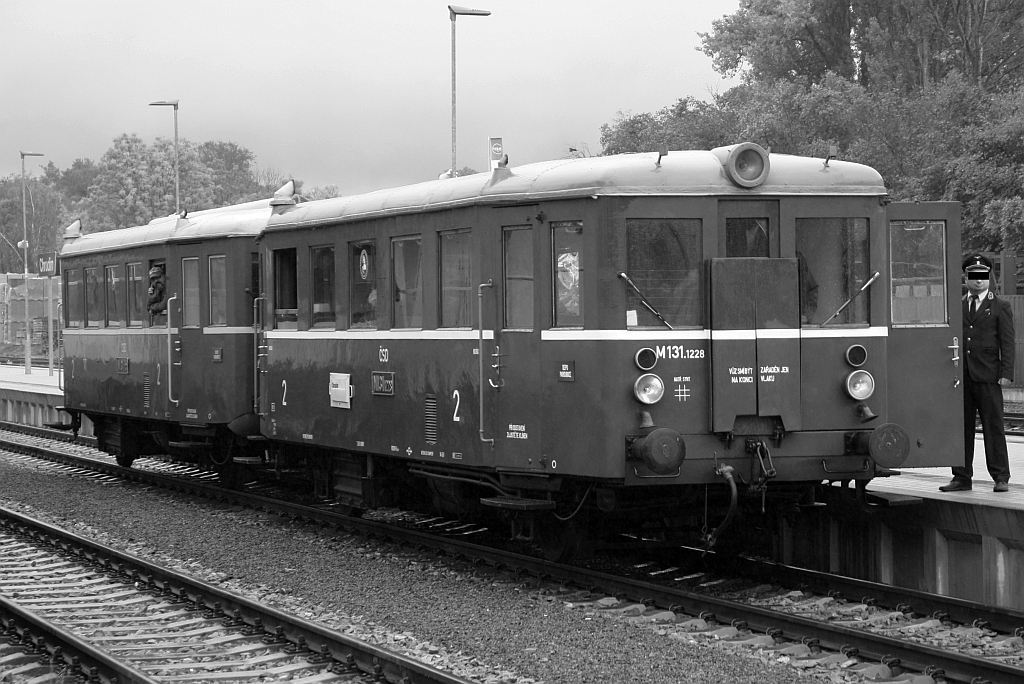 CSD M131.1228 und M131.1133 (CD 801 133) am 05.Oktober 2019 als Os 11818 (Chrast u Chrudimi - Chrudim mesto) im Bahnhof Chrudim.