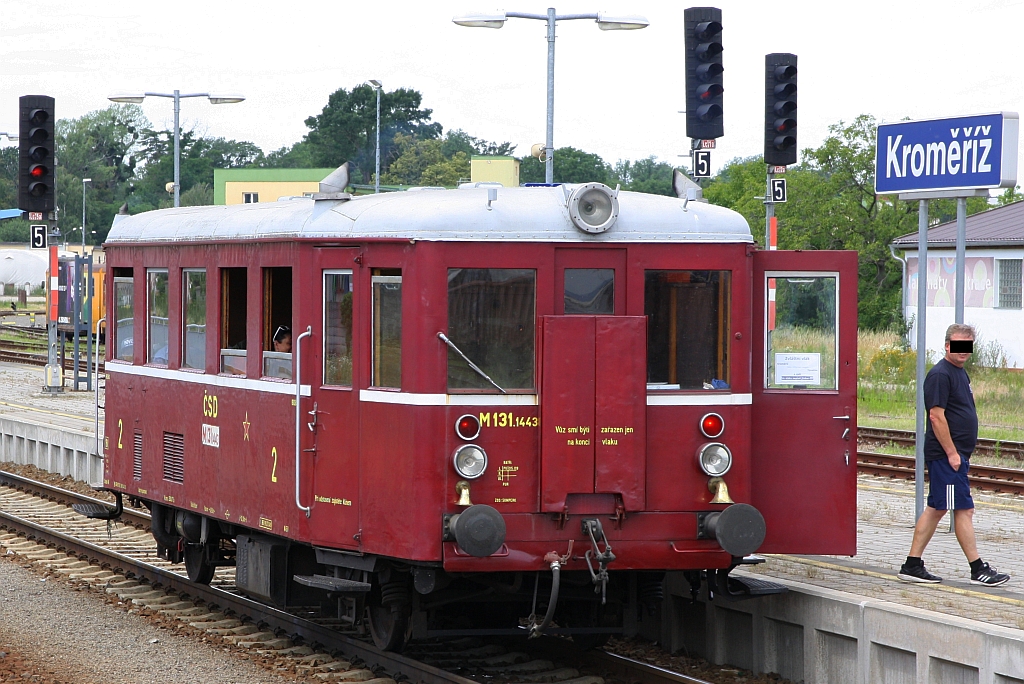 CSD M131.1443 (SK-ZSR 90 56 2 801 443-3) am 06.Juli 2019 als Os 10984 nach Tovacov im Bahnhof Kromeriz.