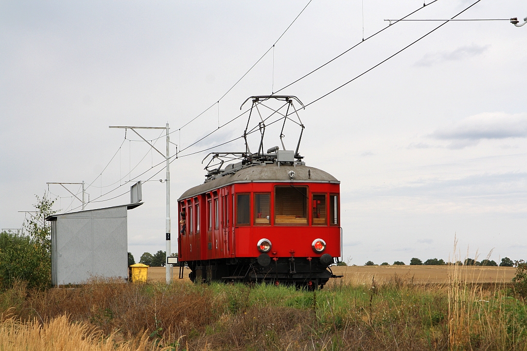 CSD M400 001 (CD 401 001-3) fährt am 25.August 2018 als Os 28463 (Bechyne - Tabor) durch die Haltestelle Vsechlapy.