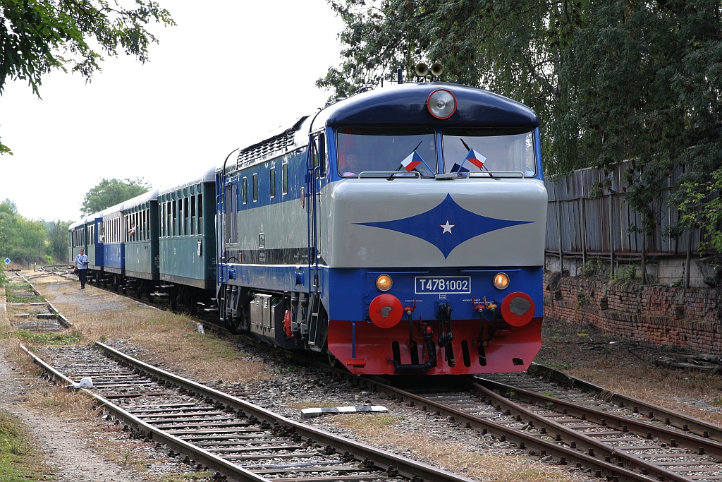 CSD T478 1002 am 15.September 2018 mit dem Os 24524 (Breclav - Lednice) im Bahnhof Postorna.