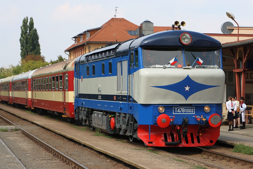 CSD T478 1002 fährt am 08.September 2018 in den Bahnhof Uherske Hradiste ein.