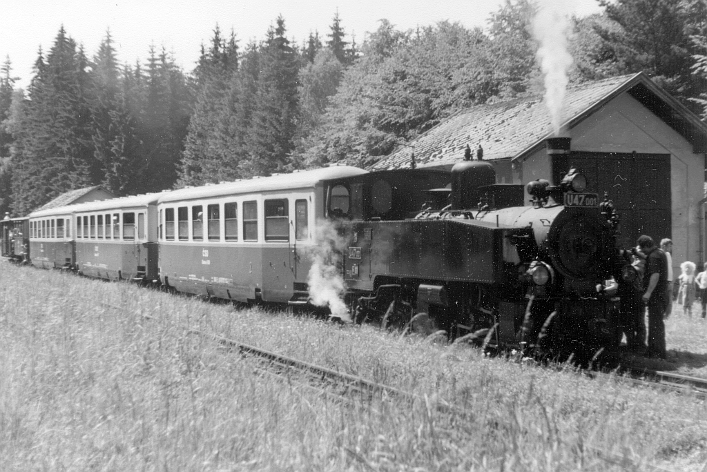CSD U47 001 (B'B n4vt, ex SDZ 391, Hersteller Henschel, Baujahr 1906, Fabriknummer 7930) am 03.Juli 1993 im Bahnhof Chvalkov. - Scan vom Fotopositiv.