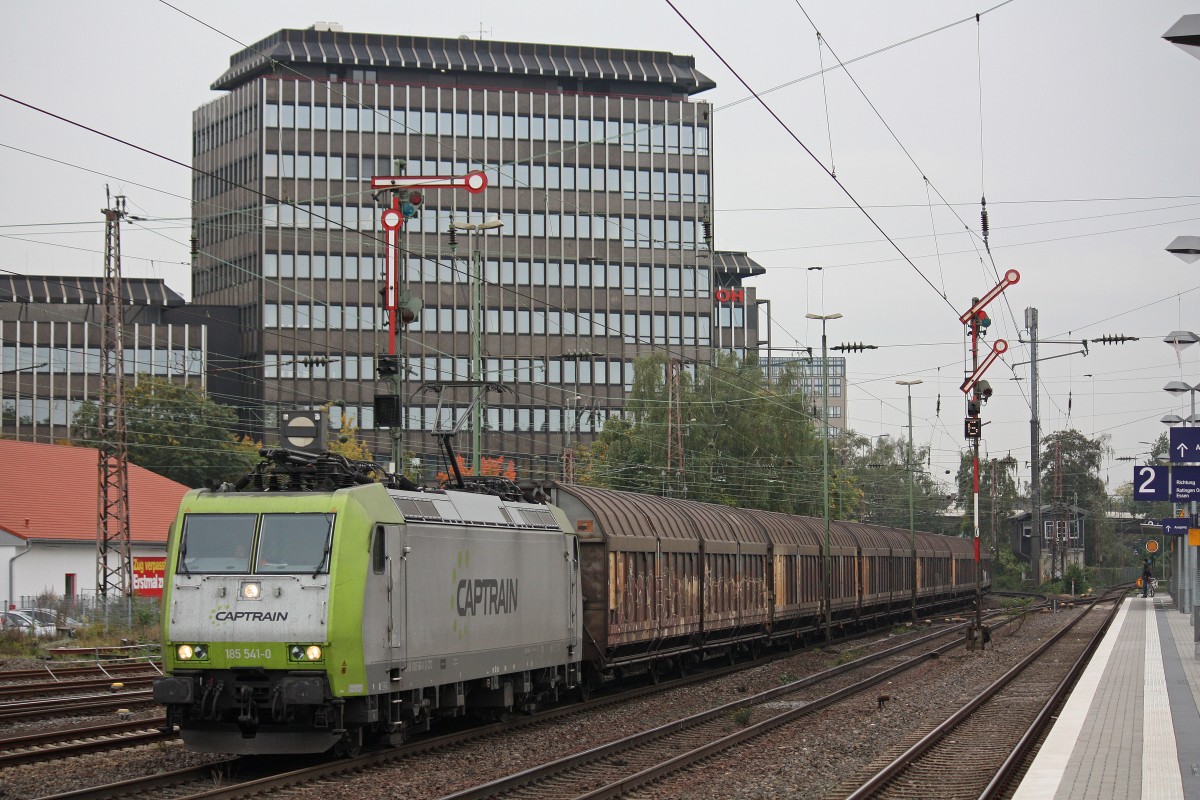 CTD 185 541 am 16.10.13 mit einem Papierzug in Düsseldorf-Rath.