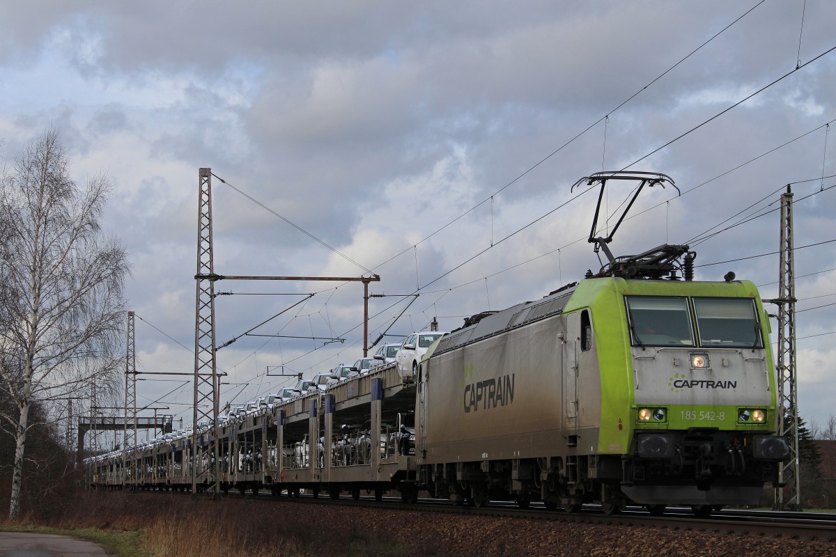 CTD/ITL 185 542 am 15.2.14 mit einem Autozug in Dedensen-Gümmer.
